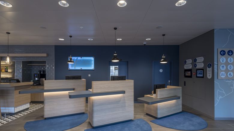<b>Holiday Inn Express Luzern Kriens Lobby</b>. Images powered by <a href="https://www.leonardoworldwide.com/" title="Leonardo Worldwide" target="_blank">Leonardo</a>.