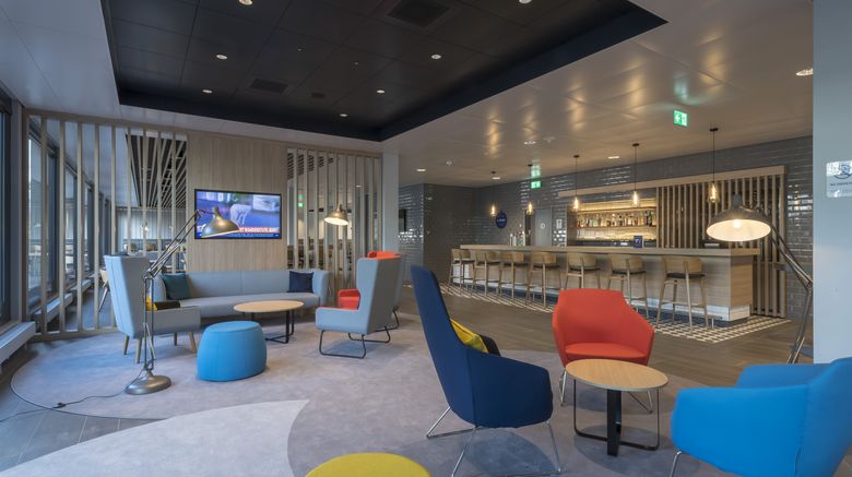 <b>Holiday Inn Express Luzern Kriens Lobby</b>. Images powered by <a href="https://www.leonardoworldwide.com/" title="Leonardo Worldwide" target="_blank">Leonardo</a>.