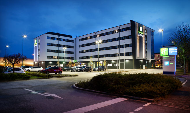 Holiday Inn Express Oberhausen Exterior