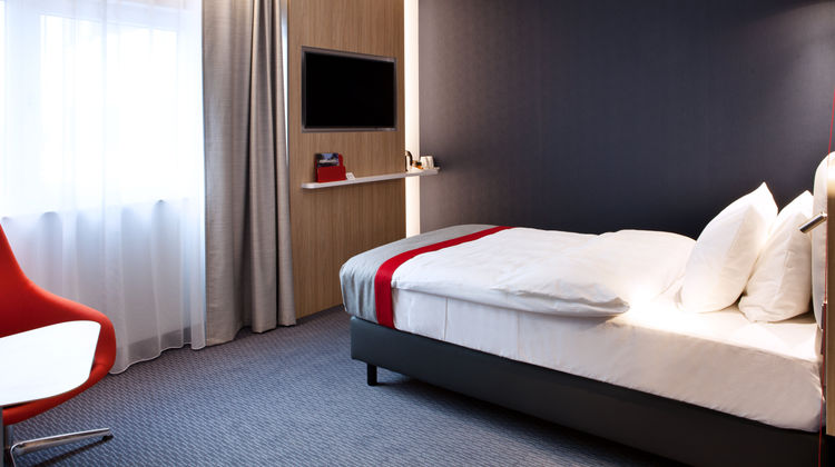 Holiday Inn Express Oberhausen Room