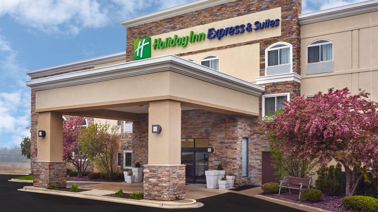 Holiday Inn Express & Stes Libertyville Exterior