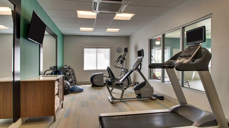 Holiday Inn Express/Stes Lancaster East Health Club