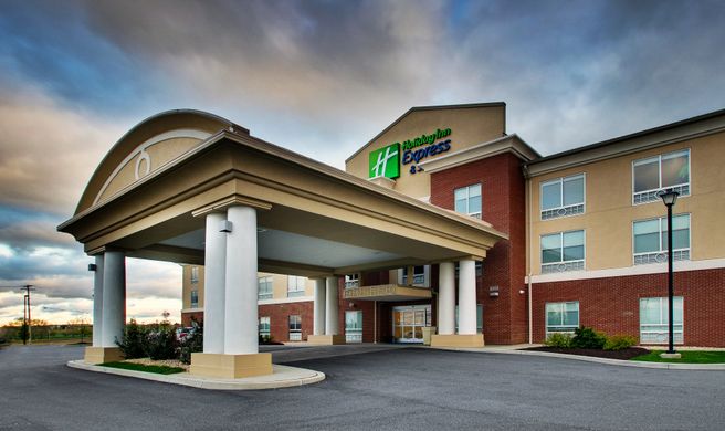 Holiday Inn Express/Stes Lancaster East Exterior