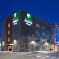 Holiday Inn Express & Suites Denver NE