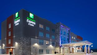 Holiday Inn Express & Suites Denver NE