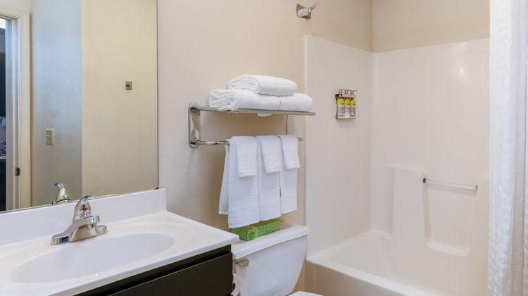 Candlewood Suites Dulles Room