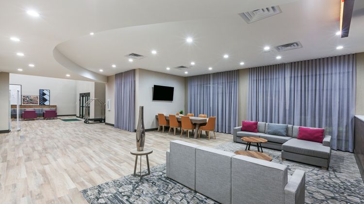 Holiday Inn Lubbock South Lobby