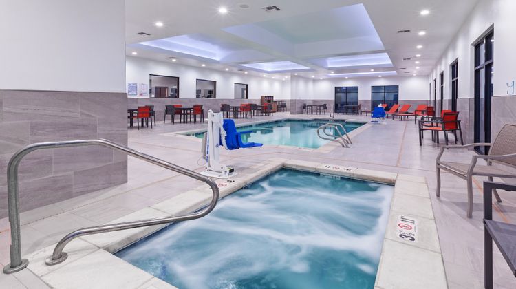 Holiday Inn Lubbock South Pool