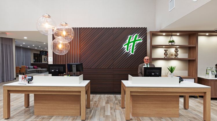 Holiday Inn Lubbock South Lobby