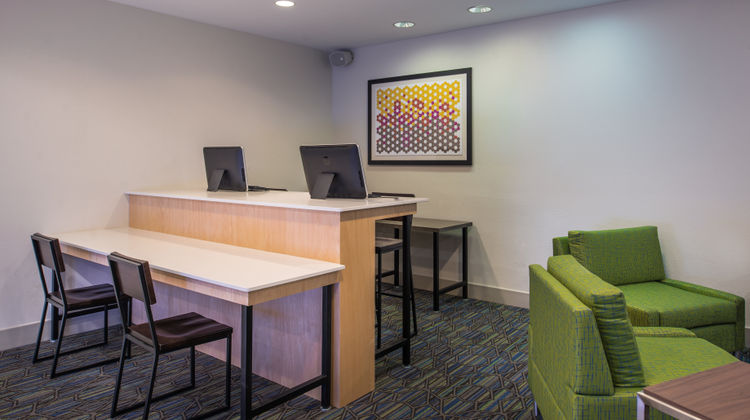 Holiday Inn Express Anderson Rd/Veterans Other