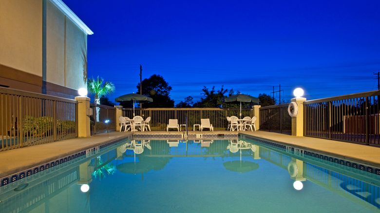 <b>Holiday Inn Express & Suites Pool</b>. Images powered by <a href="https://www.leonardoworldwide.com/" title="Leonardo Worldwide" target="_blank">Leonardo</a>.