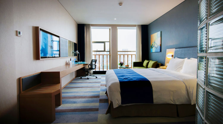 Holiday Inn Express Leshan City Square Room