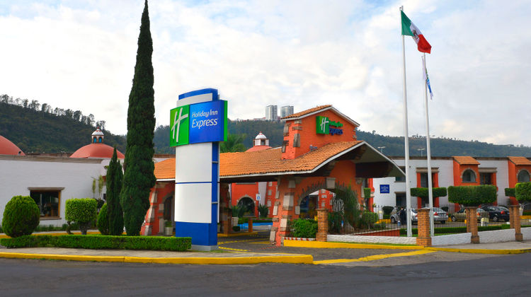 Holiday Inn Express Morelia Exterior