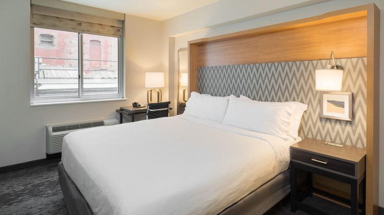 <b>Holiday Inn New York City-Wall Street Room</b>. Images powered by <a href="https://www.leonardoworldwide.com/" title="Leonardo Worldwide" target="_blank">Leonardo</a>.