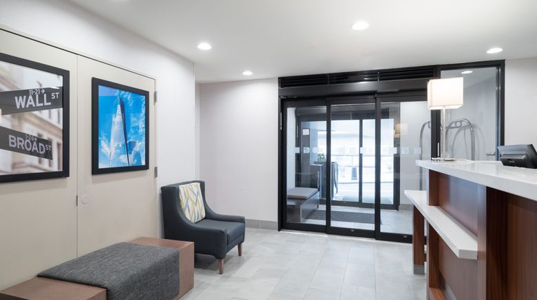 <b>Holiday Inn New York City-Wall Street Lobby</b>. Images powered by <a href="https://www.leonardoworldwide.com/" title="Leonardo Worldwide" target="_blank">Leonardo</a>.