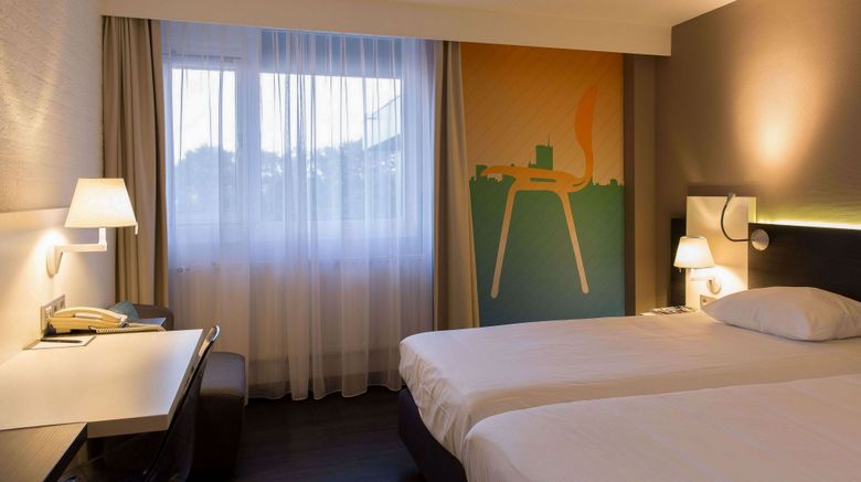 <b>Postillion Hotel Dordrecht Room</b>. Images powered by <a href="https://www.leonardoworldwide.com/" title="Leonardo Worldwide" target="_blank">Leonardo</a>.