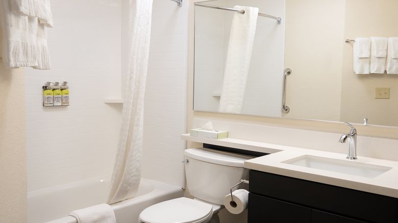 <b>Candlewood Suites Bay City Room</b>. Images powered by <a href="https://www.leonardoworldwide.com/" title="Leonardo Worldwide" target="_blank">Leonardo</a>.