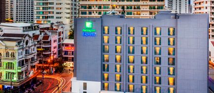 Holiday Inn Express Bangkok Sukhumvit 11 Exterior