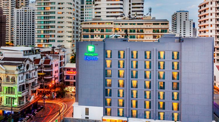 Holiday Inn Express Bangkok Sukhumvit 11 Exterior