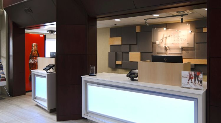 Holiday Inn Express Lobby