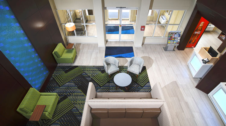 Holiday Inn Express Lobby