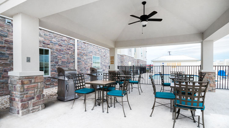 Candlewood Suites Waco Lobby