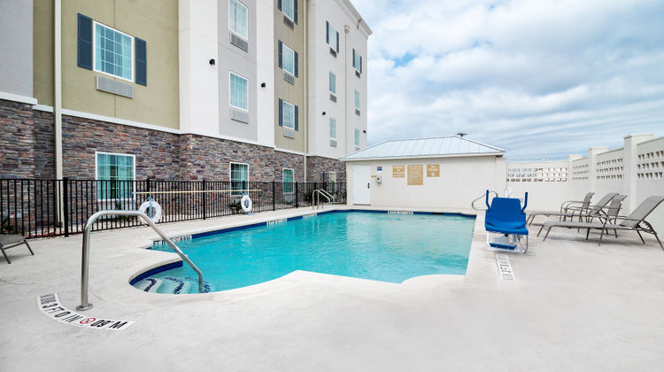 Candlewood Suites Waco Pool
