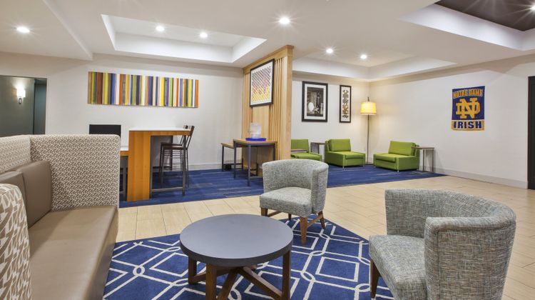 Holiday Inn Express & Suites Niles Lobby