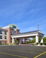 Holiday Inn Express & Suites Niles