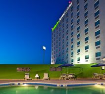 Holiday Inn Express Monterrey Aeropuerto Exterior
