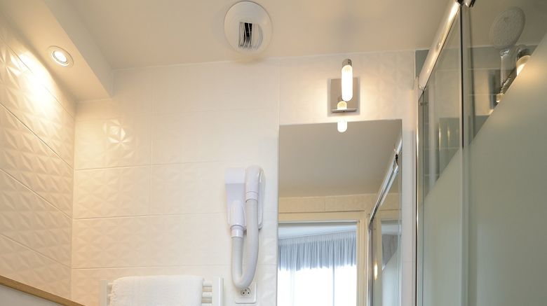 <b>Hotel Terre Neuve Room</b>. Images powered by <a href="https://www.leonardoworldwide.com/" title="Leonardo Worldwide" target="_blank">Leonardo</a>.