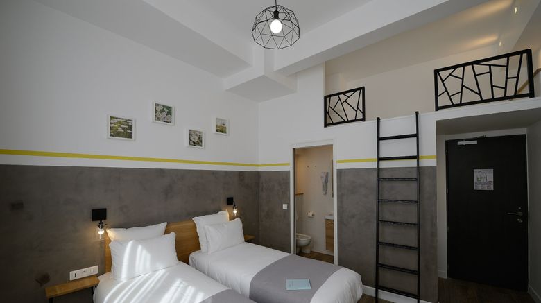 <b>Hotel Terre Neuve Room</b>. Images powered by <a href="https://www.leonardoworldwide.com/" title="Leonardo Worldwide" target="_blank">Leonardo</a>.