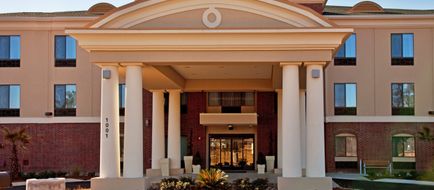 Holiday Inn Express Hotel & Suites Exterior