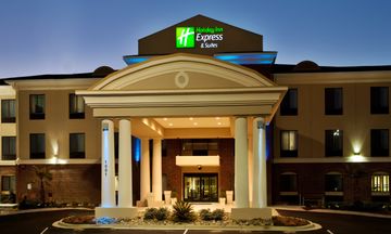 Holiday Inn Express Hotel & Suites
