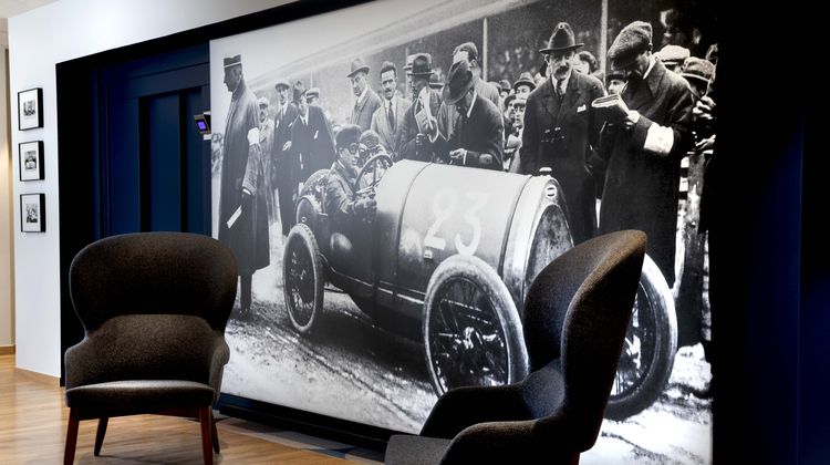 Hotel Le Bugatti Lobby