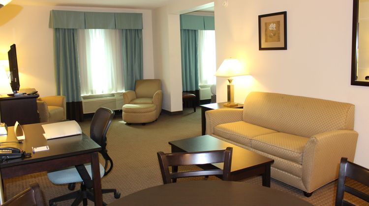 Holiday Inn Express & Suites Mobile West Suite