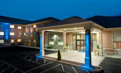 Holiday Inn Express & Suites