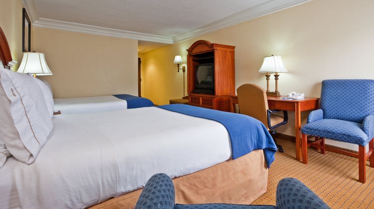 Holiday Inn Express Ringgold Room