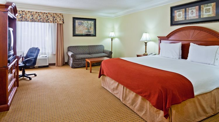 Holiday Inn Express Ringgold Suite