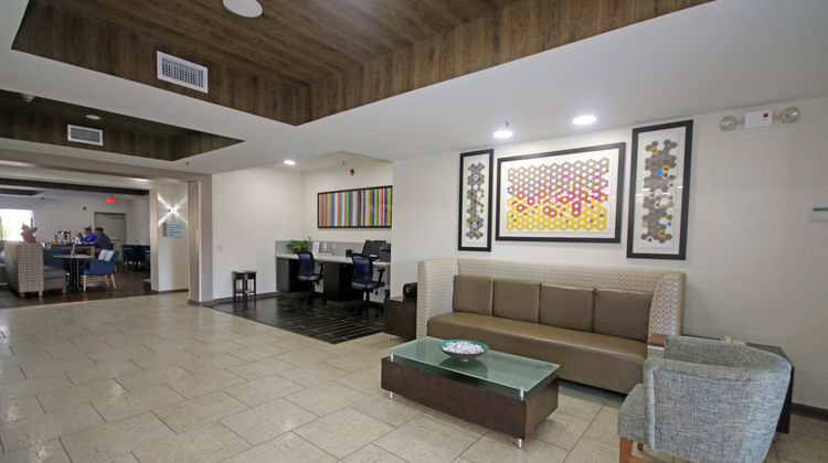 Holiday Inn Express Greensboro-East Lobby