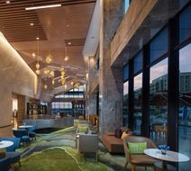 Holiday Inn Airport Zone Lobby