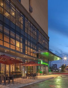 Holiday Inn Airport Zone