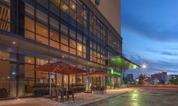 Holiday Inn Airport Zone