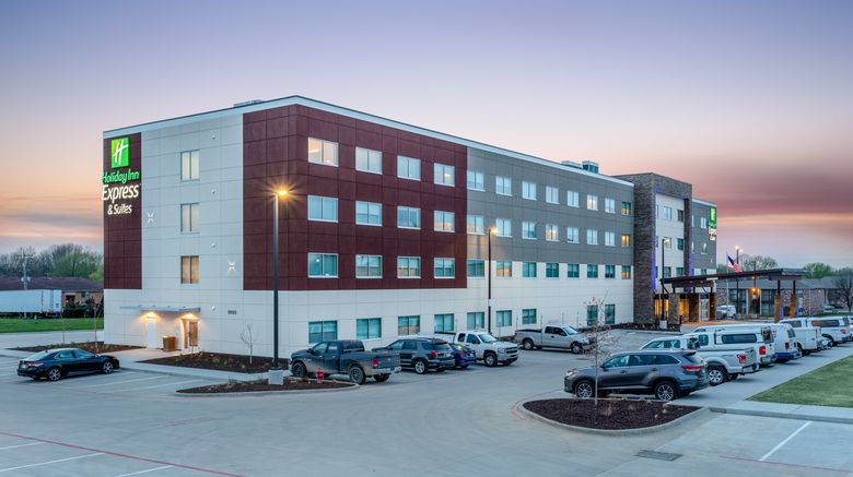 <b>Holiday Inn Express/Suites Springfield N Exterior</b>. Images powered by <a href="https://www.leonardoworldwide.com/" title="Leonardo Worldwide" target="_blank">Leonardo</a>.