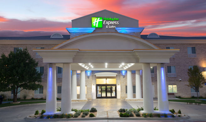 Holiday Inn Express Hotel and Suites Exterior