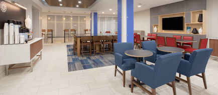 Holiday Inn Express Hotel and Suites Lobby
