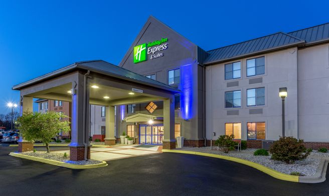 Holiday Inn Express & Suites Scottsburg Exterior