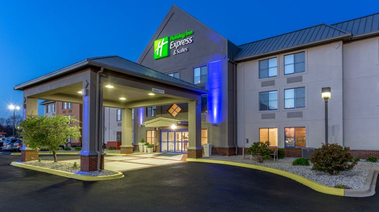 Holiday Inn Express & Suites Scottsburg Exterior