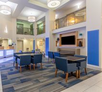 Holiday Inn Express & Suites Scottsburg Lobby