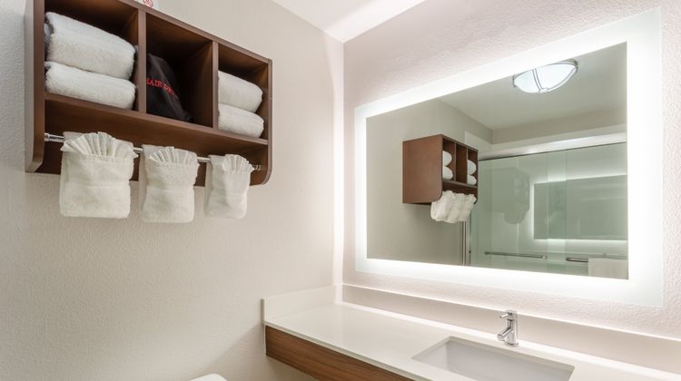 Holiday Inn Express & Suites Scottsburg Room